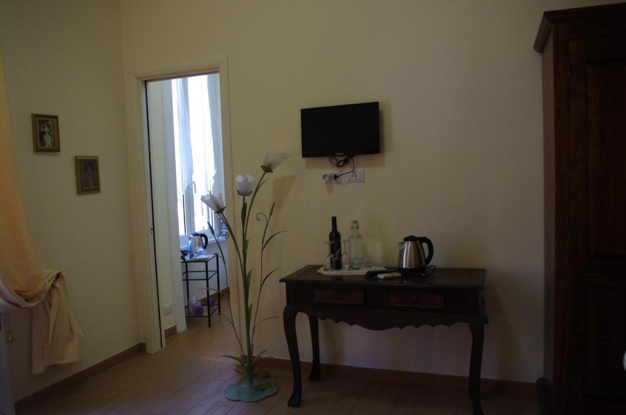 Tucci'S Roma Guest House Bagian luar foto