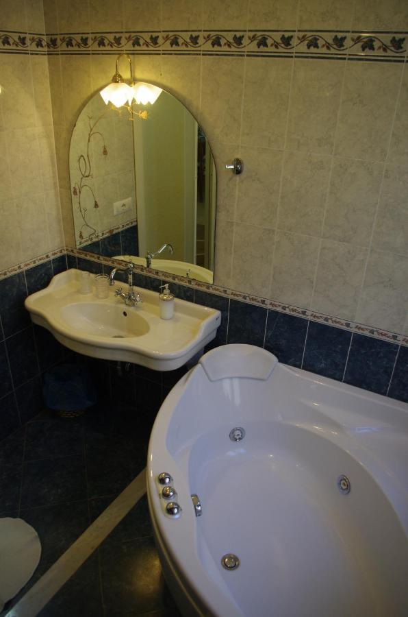 Tucci'S Roma Guest House Bagian luar foto