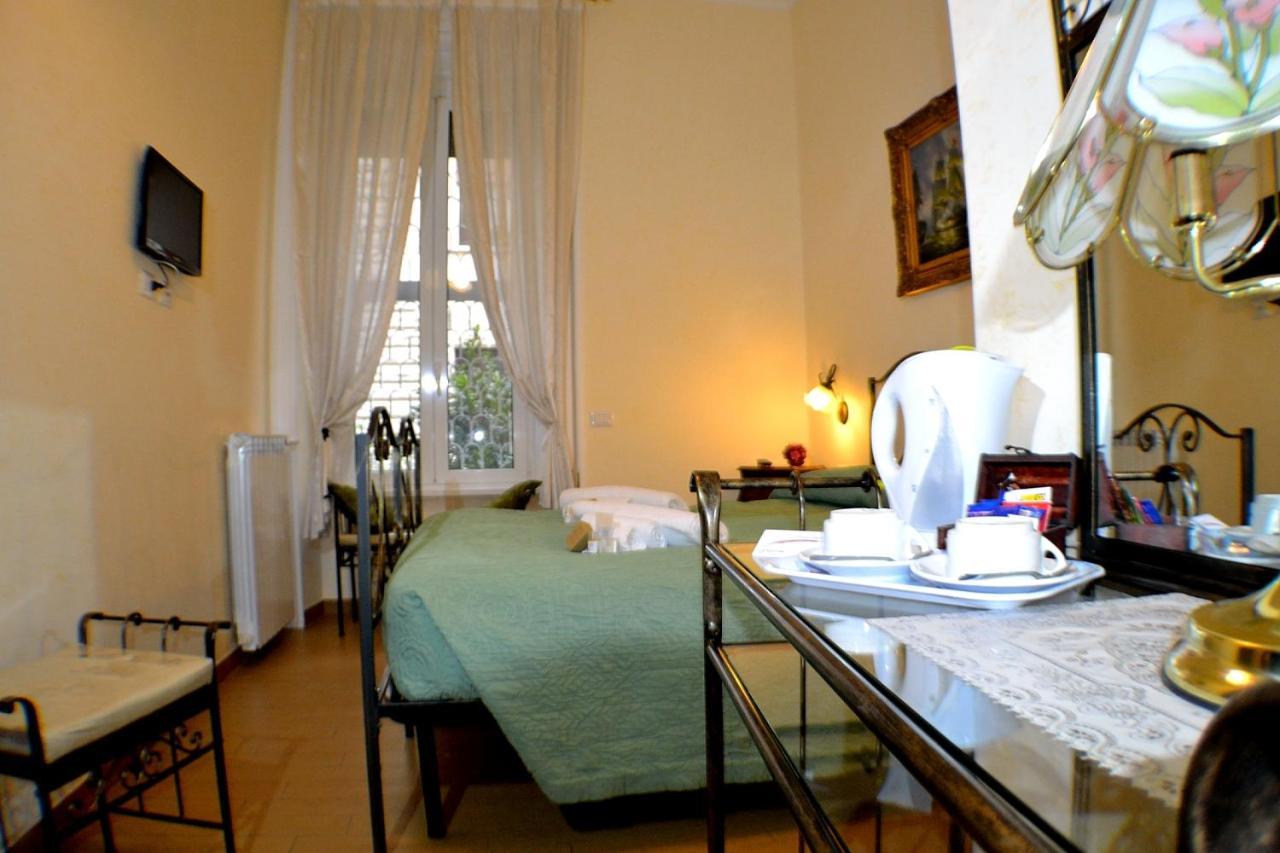 Tucci'S Roma Guest House Bagian luar foto