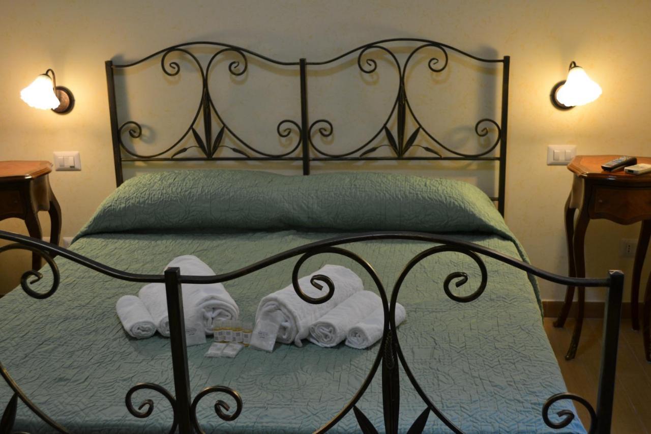 Tucci'S Roma Guest House Bagian luar foto