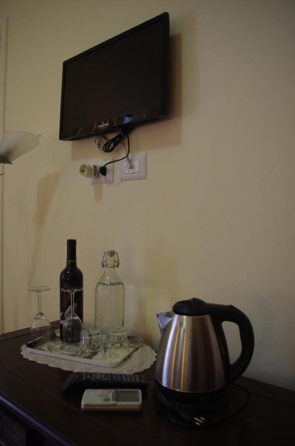 Tucci'S Roma Guest House Bagian luar foto