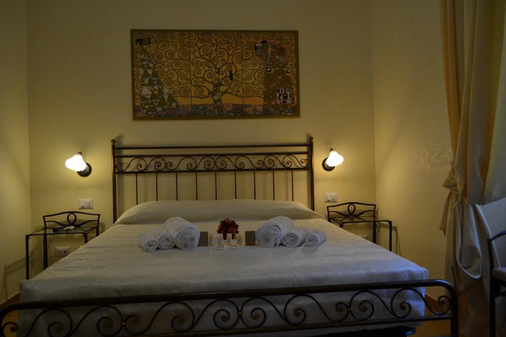 Tucci'S Roma Guest House Bagian luar foto