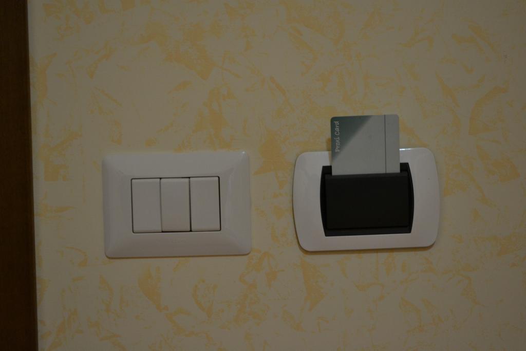 Tucci'S Roma Guest House Bagian luar foto