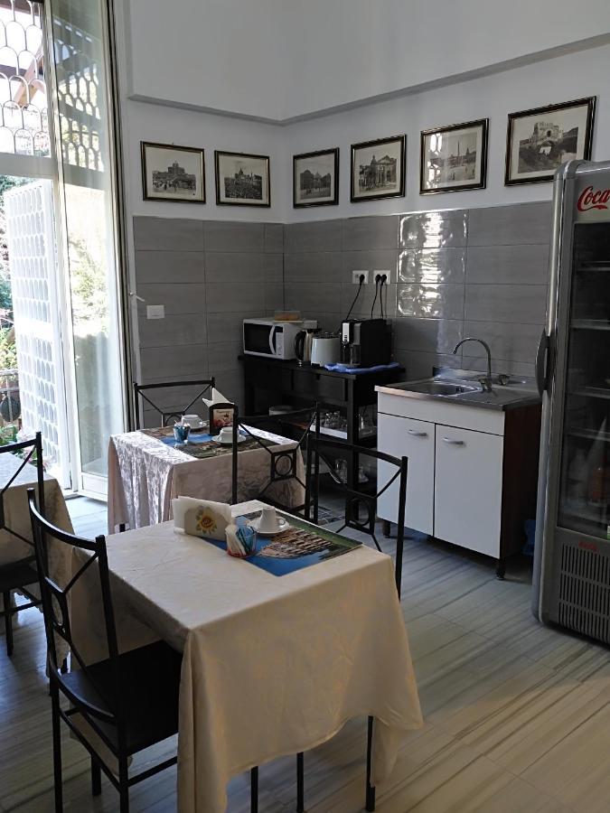 Tucci'S Roma Guest House Bagian luar foto